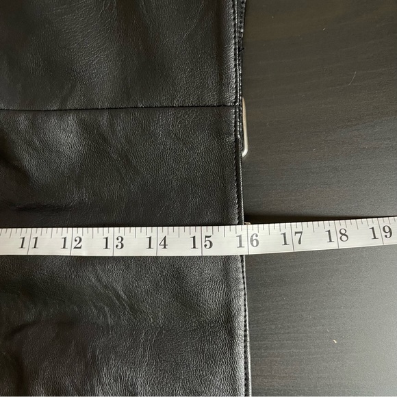 NWOT Topshop Faux Leather Motorcycle Mini Skirt in black size 4 - Picture 7 of 8